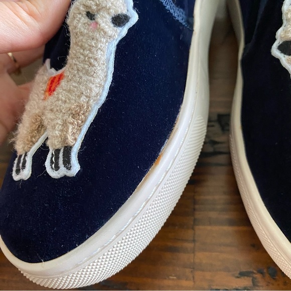 Soludos Womens Navy Blue Velvet Llama Embroidered Slip On Sneakers Size 6 - Picture 9 of 13
